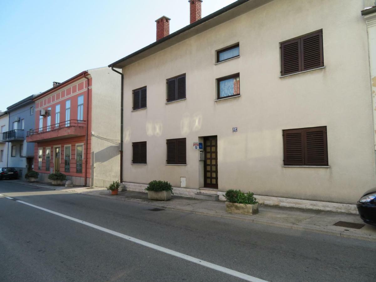 King Tomislav Apartments Цриквеница Экстерьер фото